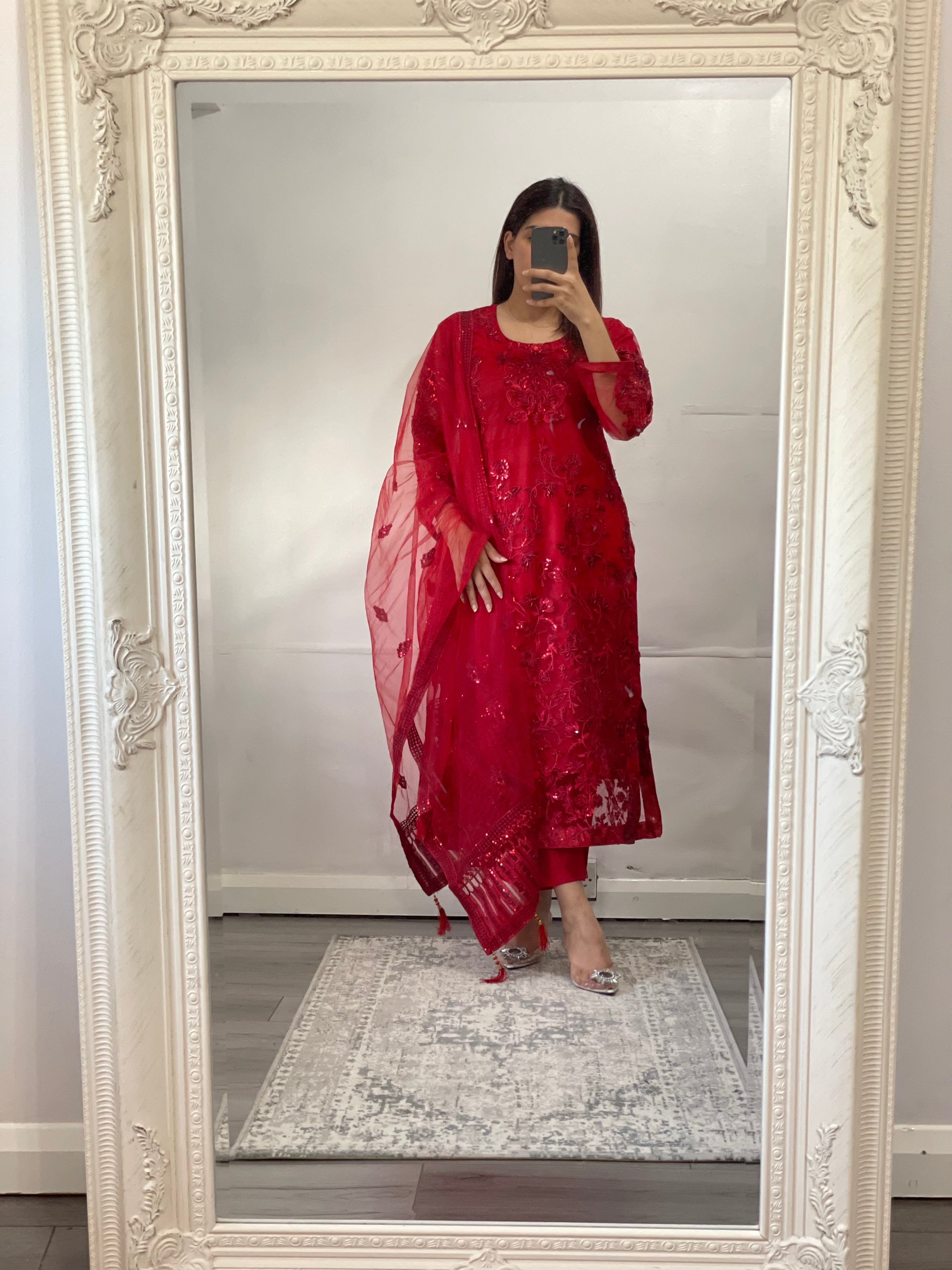 Maryam Hussain (Red)